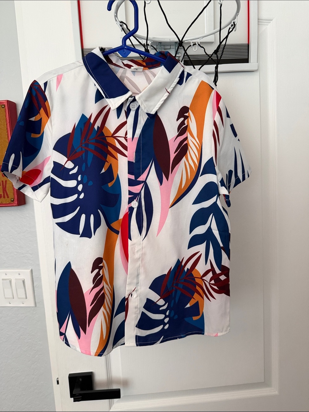 SHEIN White Button-Up Kids Shirt with Blue, Pink & Orange Leaf Print